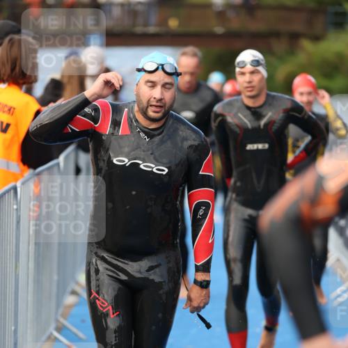 25.08.2024 - Elbe Triathlon Hamburg H.Heesch http://msf.ph/oto/6841304 25.08.2024 08:44:35 Schwimmen 80, 120, 124, 134, 145, 152, 161, 166, 186, 188, 197 meine-sportfotos.de