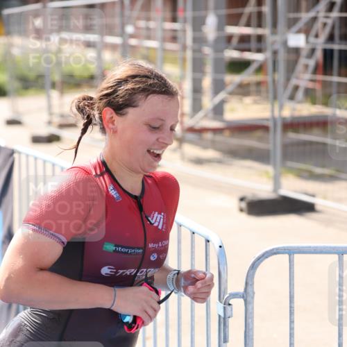 25.08.2024 - Elbe Triathlon Hamburg H.Heesch http://msf.ph/oto/6841305 25.08.2024 14:33:54 Schwimmen  meine-sportfotos.de