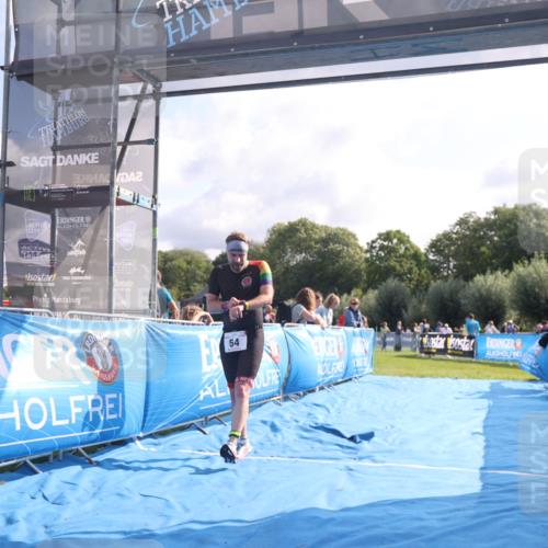 25.08.2024 - Elbe Triathlon Hamburg H.Heesch http://msf.ph/oto/6841307 25.08.2024 10:28:20 Ziel 52, 54 meine-sportfotos.de