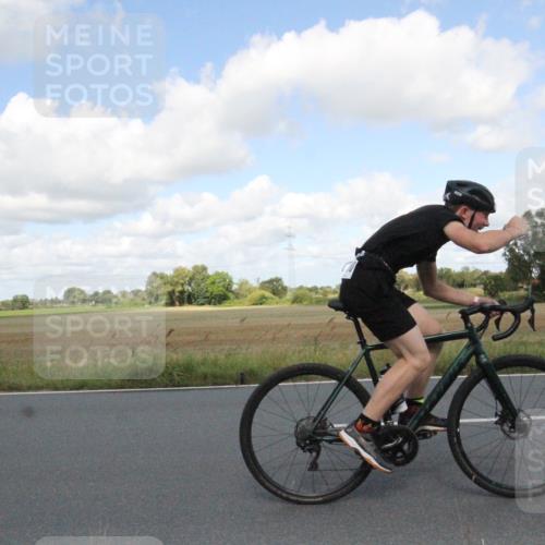 25.08.2024 - Elbe Triathlon Hamburg Fuchs,  Jonas http://msf.ph/oto/6841308 25.08.2024 11:16:59 Radfahren 1610, 1714 meine-sportfotos.de
