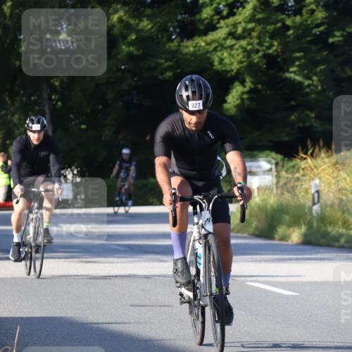 25.08.2024 - Elbe Triathlon Hamburg Fuchs,  Jonas http://msf.ph/oto/6841313 25.08.2024 09:39:32 Radfahren 463, 327, 1850 meine-sportfotos.de