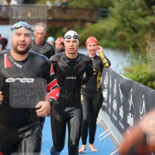 25.08.2024 - Elbe Triathlon Hamburg H.Heesch http://msf.ph/oto/6841316 25.08.2024 08:44:35 Schwimmen 80, 120, 124, 134, 145, 152, 161, 166, 186, 188, 197 meine-sportfotos.de