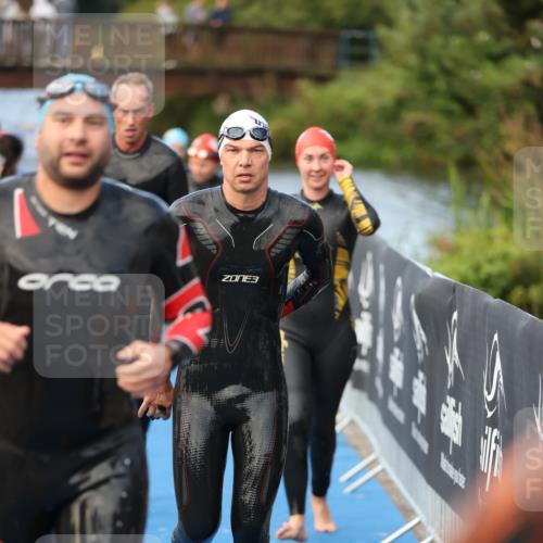 25.08.2024 - Elbe Triathlon Hamburg H.Heesch http://msf.ph/oto/6841324 25.08.2024 08:44:35 Schwimmen 80, 120, 124, 134, 145, 152, 161, 166, 186, 188, 197 meine-sportfotos.de