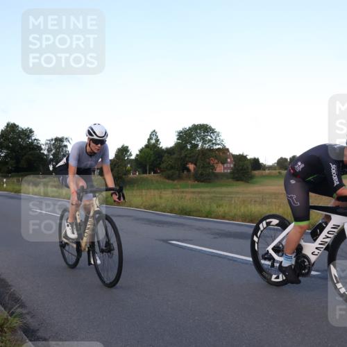 25.08.2024 - Elbe Triathlon Hamburg Fuchs,  Jonas http://msf.ph/oto/6841339 25.08.2024 08:57:28 Radfahren 61, 194, 138 meine-sportfotos.de