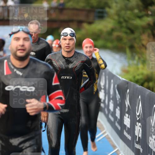 25.08.2024 - Elbe Triathlon Hamburg H.Heesch http://msf.ph/oto/6841341 25.08.2024 08:44:35 Schwimmen 80, 120, 124, 134, 145, 152, 161, 166, 186, 188, 197 meine-sportfotos.de