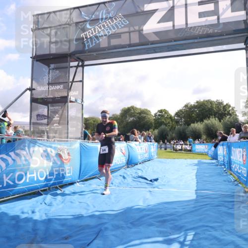 25.08.2024 - Elbe Triathlon Hamburg H.Heesch http://msf.ph/oto/6841342 25.08.2024 10:28:20 Ziel 52, 54 meine-sportfotos.de