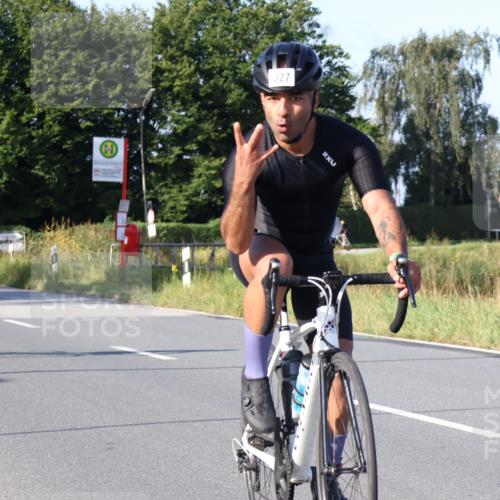 25.08.2024 - Elbe Triathlon Hamburg Fuchs,  Jonas http://msf.ph/oto/6841346 25.08.2024 09:39:33 Radfahren 463, 327, 1850, 295 meine-sportfotos.de