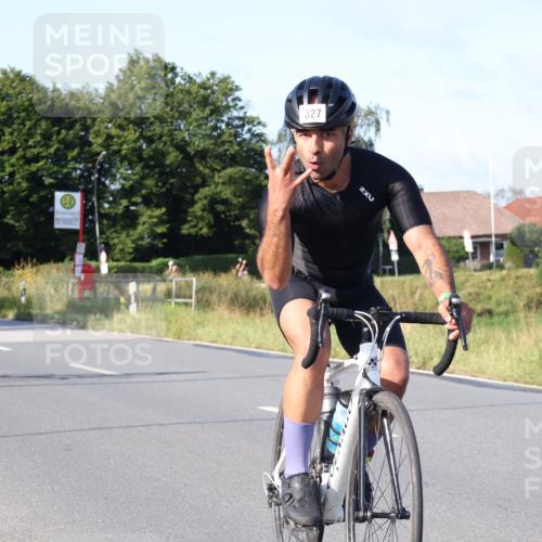 25.08.2024 - Elbe Triathlon Hamburg Fuchs,  Jonas http://msf.ph/oto/6841356 25.08.2024 09:39:33 Radfahren 463, 327, 1850, 295 meine-sportfotos.de