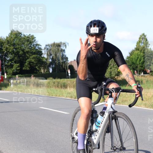 25.08.2024 - Elbe Triathlon Hamburg Fuchs,  Jonas http://msf.ph/oto/6841362 25.08.2024 09:39:33 Radfahren 463, 327, 1850, 295 meine-sportfotos.de