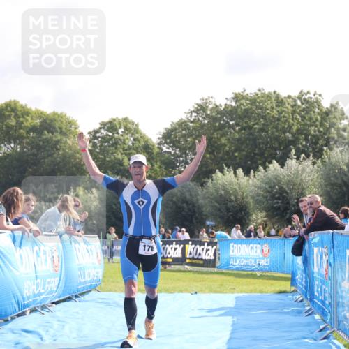 25.08.2024 - Elbe Triathlon Hamburg H.Heesch http://msf.ph/oto/6841364 25.08.2024 10:28:31 Ziel 176 meine-sportfotos.de