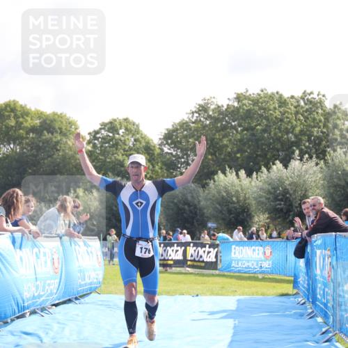 25.08.2024 - Elbe Triathlon Hamburg H.Heesch http://msf.ph/oto/6841370 25.08.2024 10:28:31 Ziel 176 meine-sportfotos.de