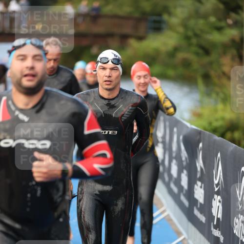25.08.2024 - Elbe Triathlon Hamburg H.Heesch http://msf.ph/oto/6841375 25.08.2024 08:44:36 Schwimmen 80, 120, 124, 134, 145, 152, 161, 166, 169, 186, 188, 197 meine-sportfotos.de