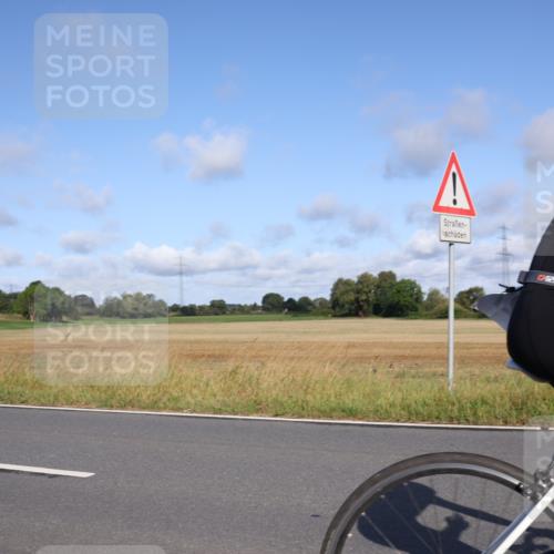 25.08.2024 - Elbe Triathlon Hamburg Fuchs,  Jonas http://msf.ph/oto/6841379 25.08.2024 09:39:34 Radfahren 327, 1850, 295 meine-sportfotos.de