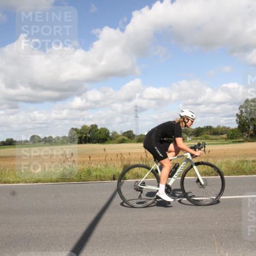 25.08.2024 - Elbe Triathlon Hamburg Fuchs,  Jonas http://msf.ph/oto/6841380 25.08.2024 11:17:38 Radfahren 1646, 1583 meine-sportfotos.de