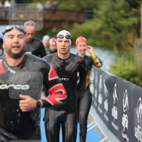 25.08.2024 - Elbe Triathlon Hamburg H.Heesch http://msf.ph/oto/6841382 25.08.2024 08:44:36 Schwimmen 80, 120, 124, 134, 145, 152, 161, 166, 169, 186, 188, 197 meine-sportfotos.de