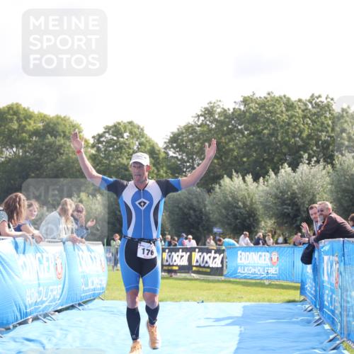 25.08.2024 - Elbe Triathlon Hamburg H.Heesch http://msf.ph/oto/6841383 25.08.2024 10:28:31 Ziel 176 meine-sportfotos.de