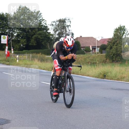25.08.2024 - Elbe Triathlon Hamburg Fuchs,  Jonas http://msf.ph/oto/6841410 25.08.2024 08:57:37 Radfahren 58, 97, 185, 126 meine-sportfotos.de