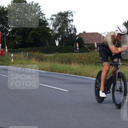 25.08.2024 - Elbe Triathlon Hamburg Fuchs,  Jonas http://msf.ph/oto/6841424 25.08.2024 08:57:38 Radfahren 58, 97, 185, 126 meine-sportfotos.de
