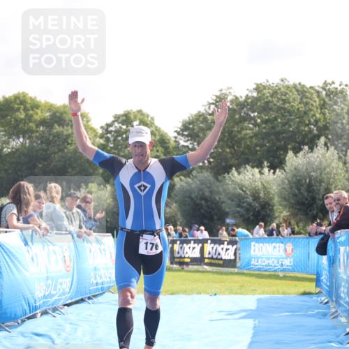 25.08.2024 - Elbe Triathlon Hamburg H.Heesch http://msf.ph/oto/6841427 25.08.2024 10:28:32 Ziel 176 meine-sportfotos.de