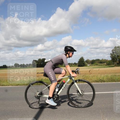 25.08.2024 - Elbe Triathlon Hamburg Fuchs,  Jonas http://msf.ph/oto/6841428 25.08.2024 11:18:07 Radfahren 1594, 1710, 1637 meine-sportfotos.de