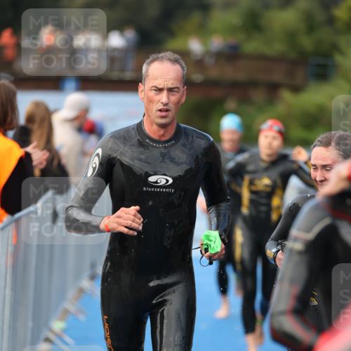 25.08.2024 - Elbe Triathlon Hamburg H.Heesch http://msf.ph/oto/6841443 25.08.2024 08:44:37 Schwimmen 80, 120, 124, 134, 145, 152, 161, 166, 169, 186, 188, 197 meine-sportfotos.de