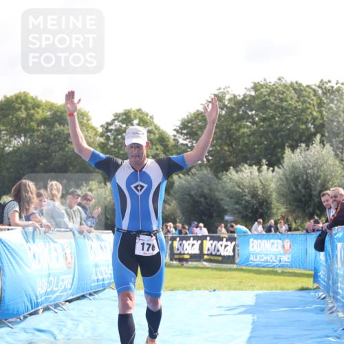 25.08.2024 - Elbe Triathlon Hamburg H.Heesch http://msf.ph/oto/6841448 25.08.2024 10:28:32 Ziel 176 meine-sportfotos.de