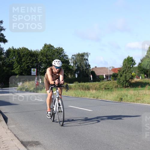 25.08.2024 - Elbe Triathlon Hamburg Fuchs,  Jonas http://msf.ph/oto/6841460 25.08.2024 09:39:45 Radfahren 295, 338, 93, 122, 237, 414 meine-sportfotos.de