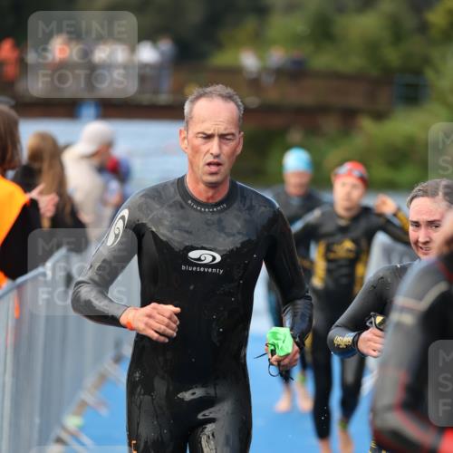 25.08.2024 - Elbe Triathlon Hamburg H.Heesch http://msf.ph/oto/6841461 25.08.2024 08:44:37 Schwimmen 80, 120, 124, 134, 145, 152, 161, 166, 169, 186, 188, 197 meine-sportfotos.de