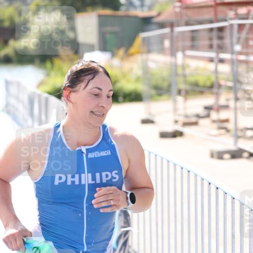 25.08.2024 - Elbe Triathlon Hamburg H.Heesch http://msf.ph/oto/6841463 25.08.2024 14:35:41 Schwimmen  meine-sportfotos.de