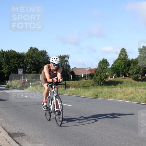25.08.2024 - Elbe Triathlon Hamburg Fuchs,  Jonas http://msf.ph/oto/6841467 25.08.2024 09:39:45 Radfahren 295, 338, 93, 122, 237, 414 meine-sportfotos.de