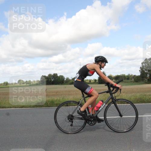 25.08.2024 - Elbe Triathlon Hamburg Fuchs,  Jonas http://msf.ph/oto/6841470 25.08.2024 11:18:52 Radfahren 1719, 1717, 1686 meine-sportfotos.de