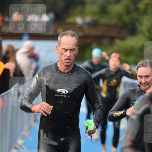 25.08.2024 - Elbe Triathlon Hamburg H.Heesch http://msf.ph/oto/6841478 25.08.2024 08:44:37 Schwimmen 80, 120, 124, 134, 145, 152, 161, 166, 169, 186, 188, 197 meine-sportfotos.de