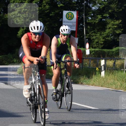 25.08.2024 - Elbe Triathlon Hamburg Fuchs,  Jonas http://msf.ph/oto/6841484 25.08.2024 09:39:48 Radfahren 338, 93, 122, 237, 414, 117, 283 meine-sportfotos.de