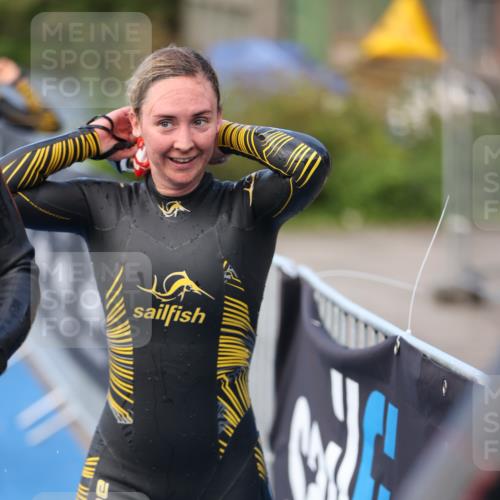25.08.2024 - Elbe Triathlon Hamburg H.Heesch http://msf.ph/oto/6841500 25.08.2024 08:44:38 Schwimmen 80, 120, 124, 134, 145, 152, 161, 166, 169, 186, 188, 197 meine-sportfotos.de