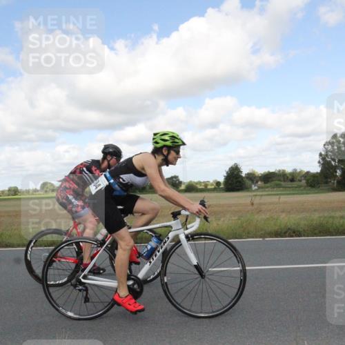 25.08.2024 - Elbe Triathlon Hamburg Fuchs,  Jonas http://msf.ph/oto/6841501 25.08.2024 11:19:00 Radfahren 1686, 1704, 1701, 1584 meine-sportfotos.de