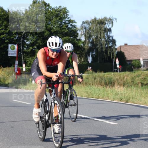 25.08.2024 - Elbe Triathlon Hamburg Fuchs,  Jonas http://msf.ph/oto/6841506 25.08.2024 09:39:48 Radfahren 338, 93, 122, 237, 414, 117, 283 meine-sportfotos.de