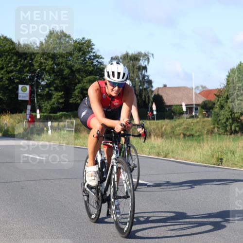 25.08.2024 - Elbe Triathlon Hamburg Fuchs,  Jonas http://msf.ph/oto/6841515 25.08.2024 09:39:49 Radfahren 338, 93, 122, 237, 414, 117, 283 meine-sportfotos.de