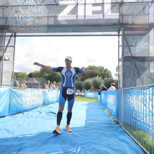 25.08.2024 - Elbe Triathlon Hamburg H.Heesch http://msf.ph/oto/6841524 25.08.2024 10:28:34 Ziel 176 meine-sportfotos.de