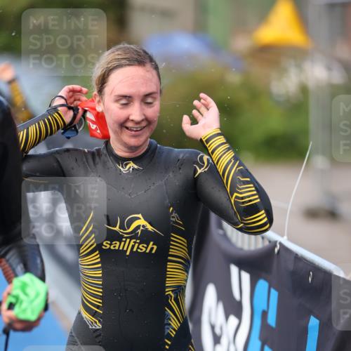 25.08.2024 - Elbe Triathlon Hamburg H.Heesch http://msf.ph/oto/6841528 25.08.2024 08:44:38 Schwimmen 80, 120, 124, 134, 145, 152, 161, 166, 169, 186, 188, 197 meine-sportfotos.de