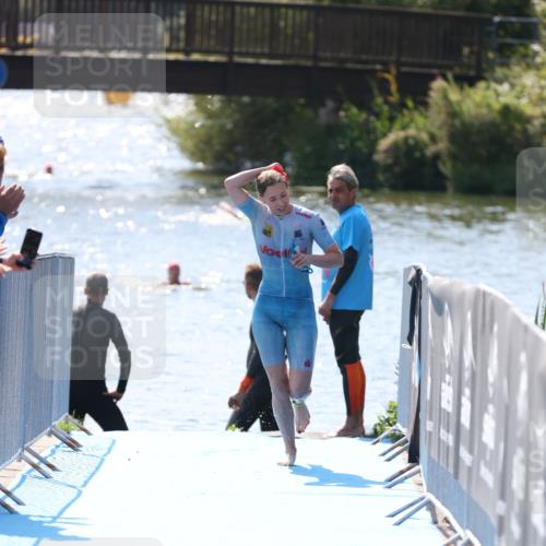 25.08.2024 - Elbe Triathlon Hamburg H.Heesch http://msf.ph/oto/6841532 25.08.2024 14:36:19 Schwimmen  meine-sportfotos.de