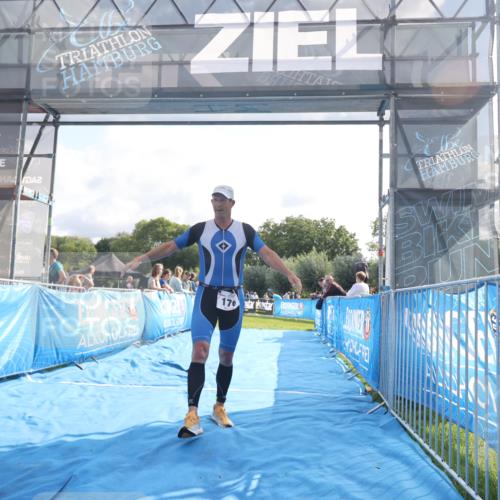 25.08.2024 - Elbe Triathlon Hamburg H.Heesch http://msf.ph/oto/6841540 25.08.2024 10:28:34 Ziel 176 meine-sportfotos.de