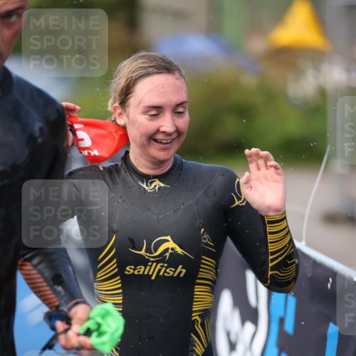 25.08.2024 - Elbe Triathlon Hamburg H.Heesch http://msf.ph/oto/6841544 25.08.2024 08:44:38 Schwimmen 80, 120, 124, 134, 145, 152, 161, 166, 169, 186, 188, 197 meine-sportfotos.de