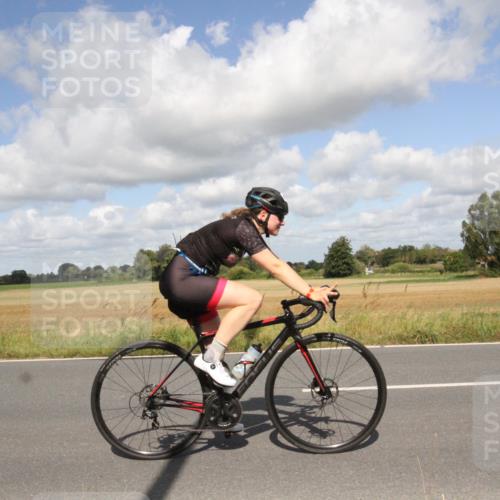 25.08.2024 - Elbe Triathlon Hamburg Fuchs,  Jonas http://msf.ph/oto/6841548 25.08.2024 11:19:40 Radfahren 1705, 1682, 1678, 1685, 1628, 1536 meine-sportfotos.de