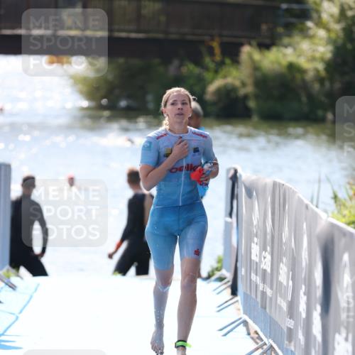 25.08.2024 - Elbe Triathlon Hamburg H.Heesch http://msf.ph/oto/6841549 25.08.2024 14:36:21 Schwimmen  meine-sportfotos.de