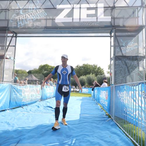 25.08.2024 - Elbe Triathlon Hamburg H.Heesch http://msf.ph/oto/6841551 25.08.2024 10:28:34 Ziel 176 meine-sportfotos.de