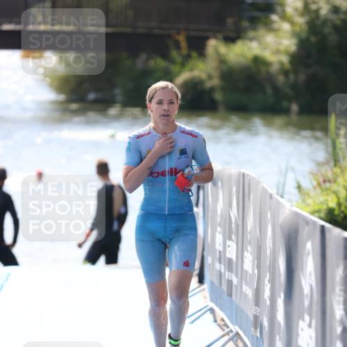 25.08.2024 - Elbe Triathlon Hamburg H.Heesch http://msf.ph/oto/6841566 25.08.2024 14:36:22 Schwimmen  meine-sportfotos.de
