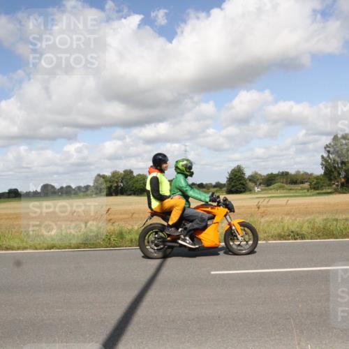 25.08.2024 - Elbe Triathlon Hamburg Fuchs,  Jonas http://msf.ph/oto/6841572 25.08.2024 11:19:49 Radfahren 1536 meine-sportfotos.de