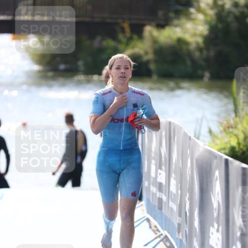 25.08.2024 - Elbe Triathlon Hamburg H.Heesch http://msf.ph/oto/6841583 25.08.2024 14:36:22 Schwimmen  meine-sportfotos.de