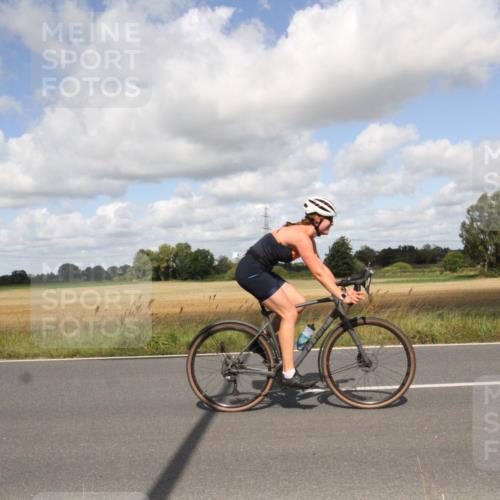 25.08.2024 - Elbe Triathlon Hamburg Fuchs,  Jonas http://msf.ph/oto/6841599 25.08.2024 11:20:13 Radfahren 1638 meine-sportfotos.de
