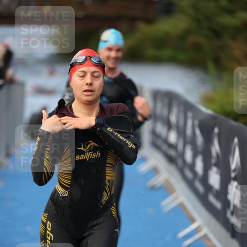 25.08.2024 - Elbe Triathlon Hamburg H.Heesch http://msf.ph/oto/6841601 25.08.2024 08:44:40 Schwimmen 80, 120, 124, 134, 145, 152, 161, 166, 169, 186, 188, 197 meine-sportfotos.de